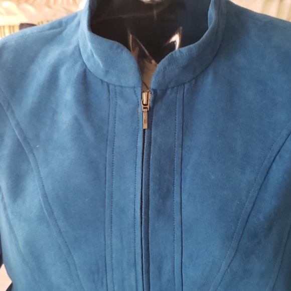 Jacket - Picture 3 of 9